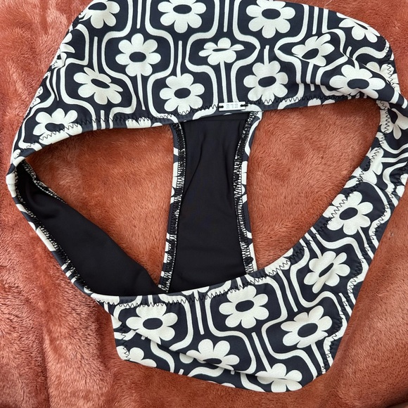 NWOT Ele swim suit - Picture 2 of 4